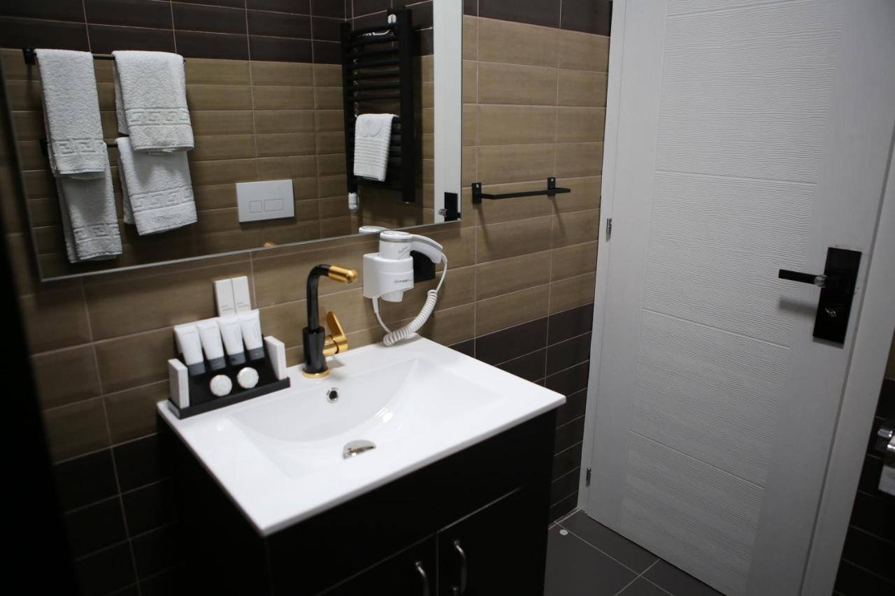 Dark Boutique Hotel Shkoze Zewnętrze zdjęcie