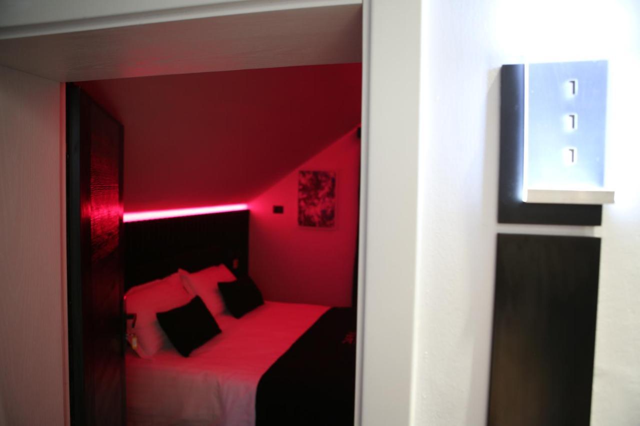 Dark Boutique Hotel Shkoze Zewnętrze zdjęcie
